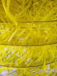 长期出售pp打包带废料，全透明黄色，现货9吨左右