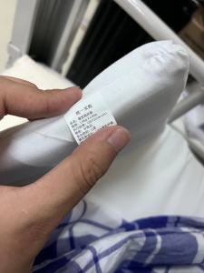 长期出售学生被褥,学生床垫,旧棉被等,现货有几百套,货在山东烟台