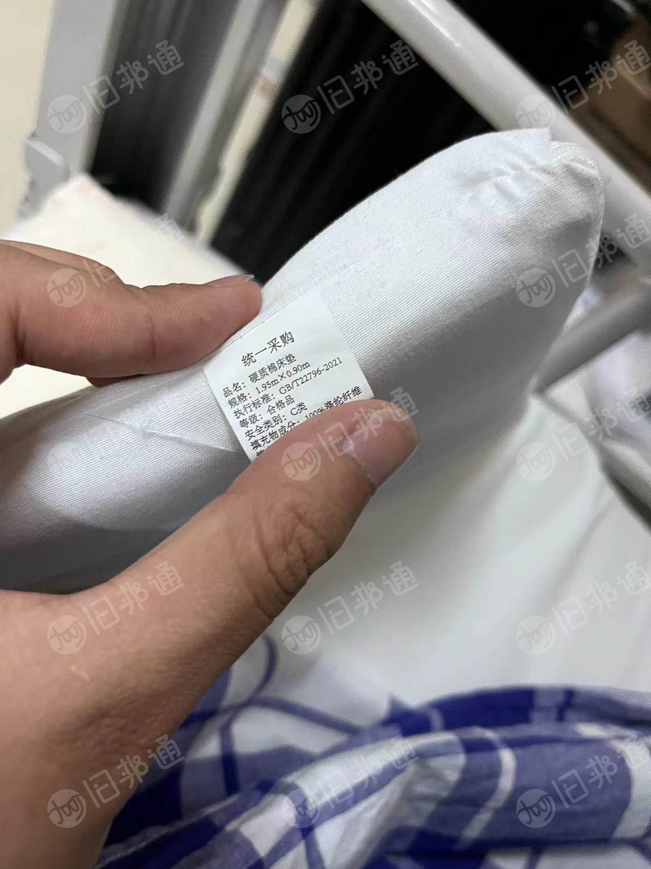 长期出售学生被褥，学生床垫，旧棉被等，现货有几百套，货在山东烟台