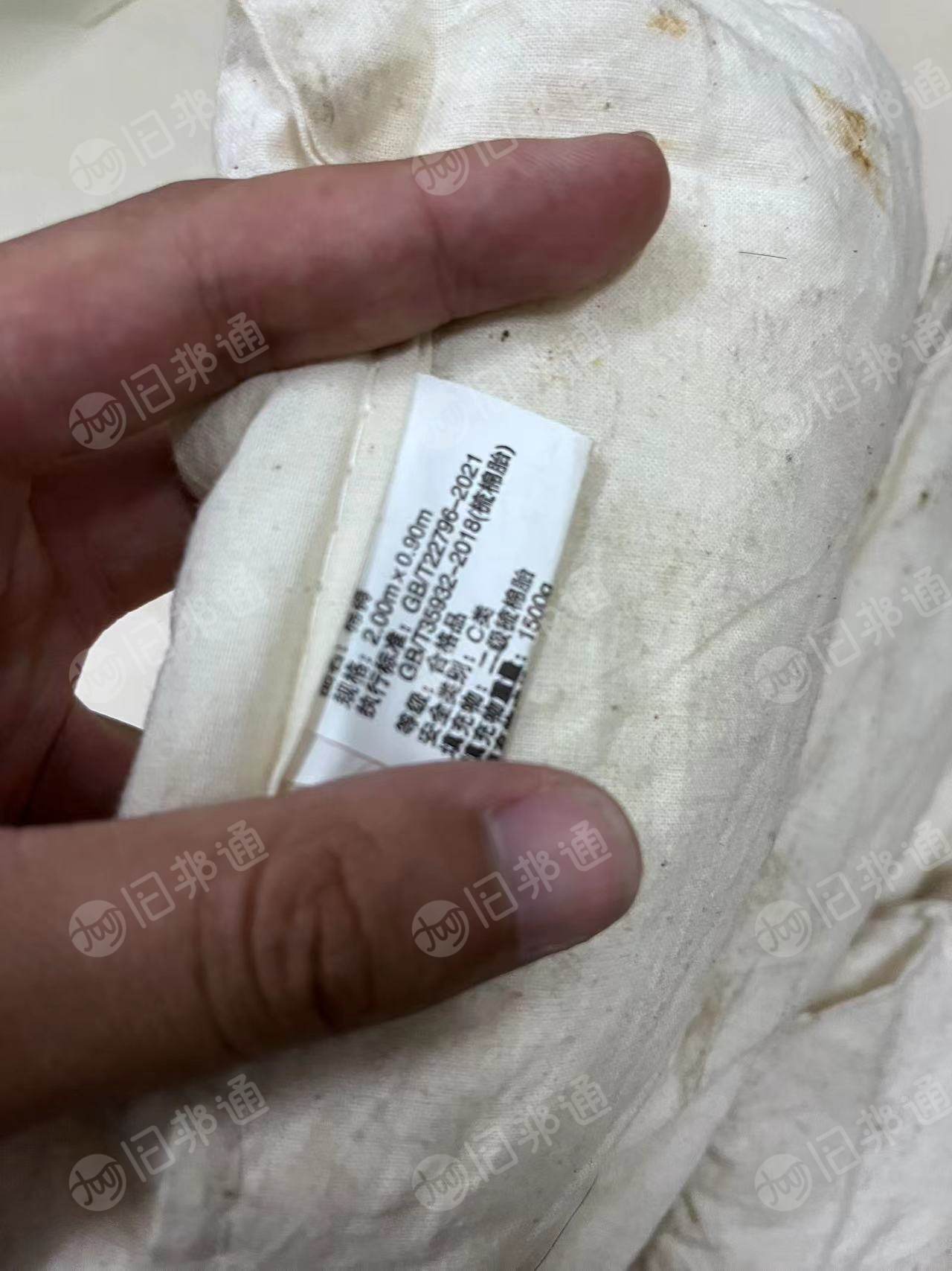 长期出售学生被褥,学生床垫,旧棉被等,现货有几百套,货在山东烟台
