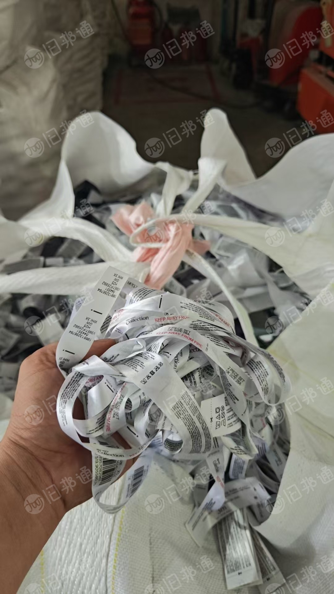 出售涤纶废布，涤纶标签，现货一挂车