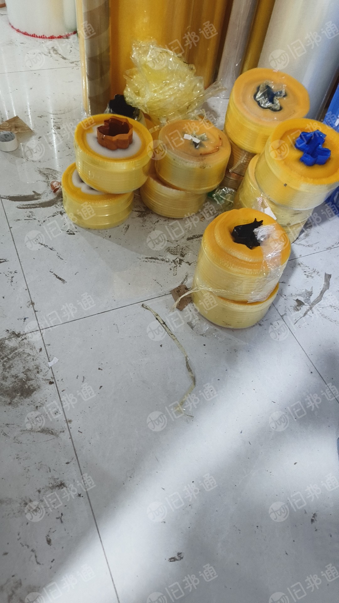 出售BOPP胶带卷膜,透明居多和米黄,现货5吨左右,长期有货