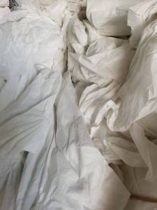 长期出售PP无纺布，含填充30-40左右，现货有25吨左右，货在江苏江阴