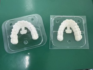 出售tpu牙套毛料,有纯tpu的,也有复合pet的,纯的有200吨/年,复合的800吨/年