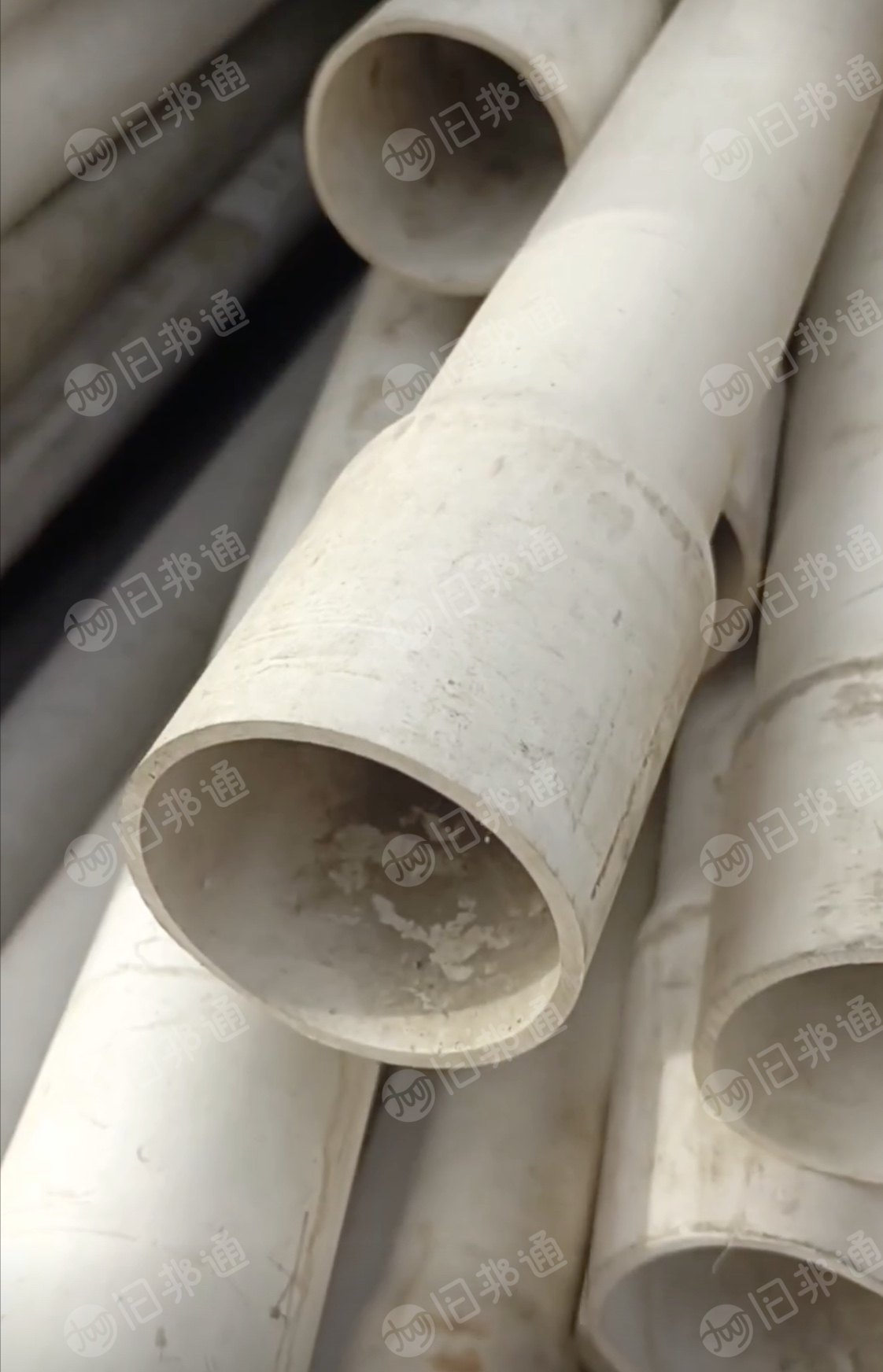 出售工地剩余的PVC管毛料，长度6米，带字母接口，现货4吨