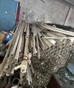 出售硬质PVC管毛料，排水管，现货一百多根，脏是灰尘会清洗干净，就出这批