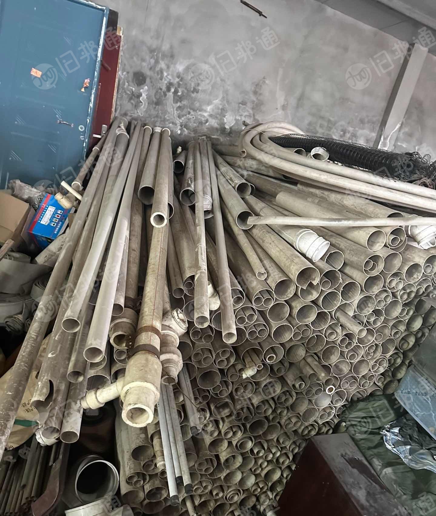 出售硬质PVC管毛料，排水管，现货一百多根，脏是灰尘会清洗干净，就出这批