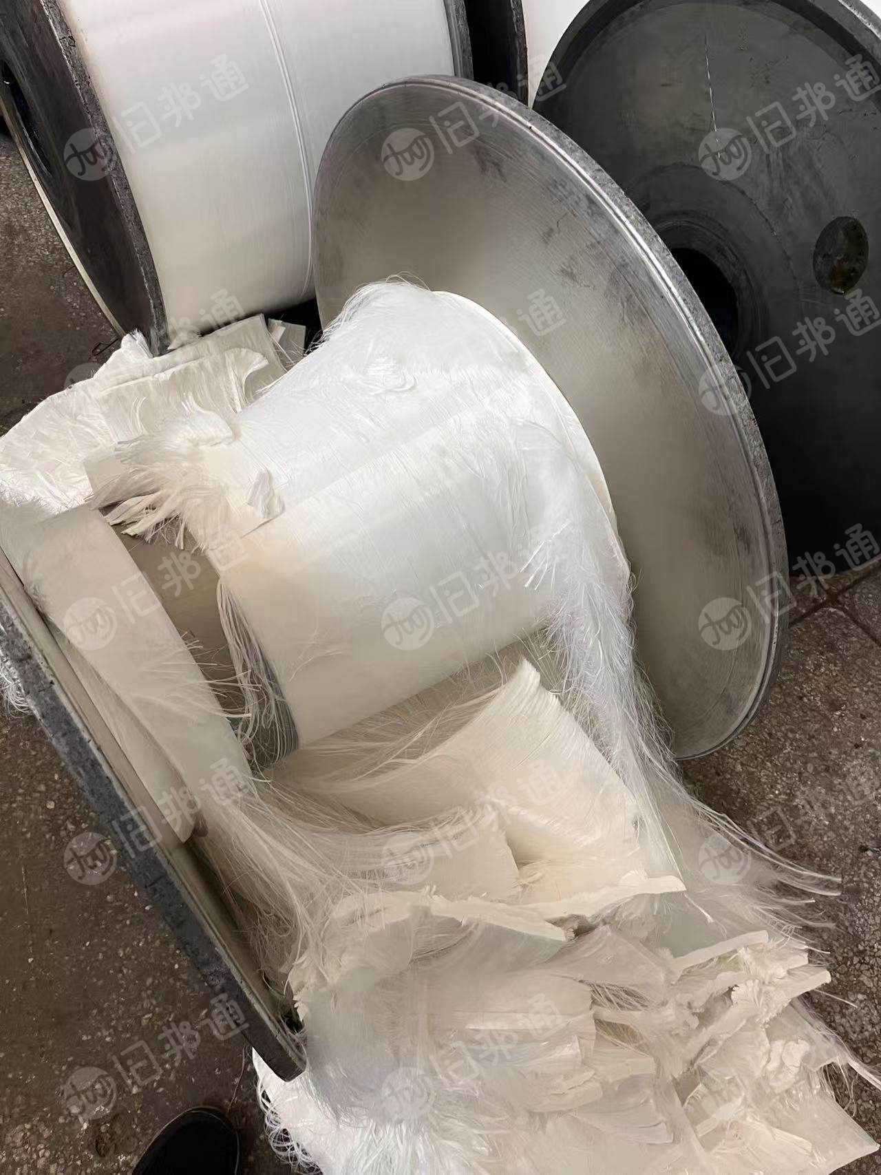 长期大量出售涤纶长丝，涤纶工业丝，开刀丝，涤纶废丝，现货有40吨，货在浙江湖州
