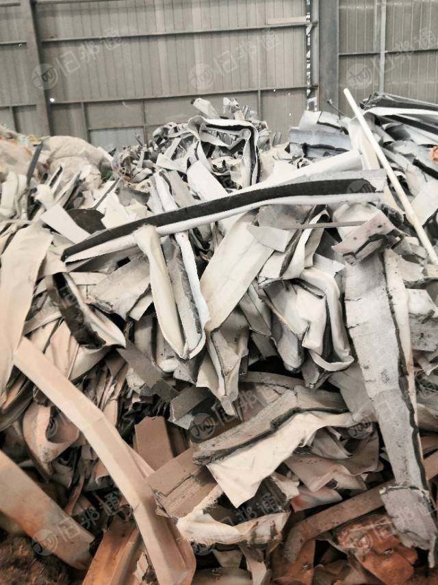 长期大量回收制衣厂、鞋厂、床垫厂、箱包厂、内衣厂边角料、汽车内饰边角料、工业垃圾打包料