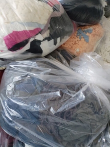 长期出售杂色锦氨废布,造粒用,每个月大几十吨,货在福建福州
