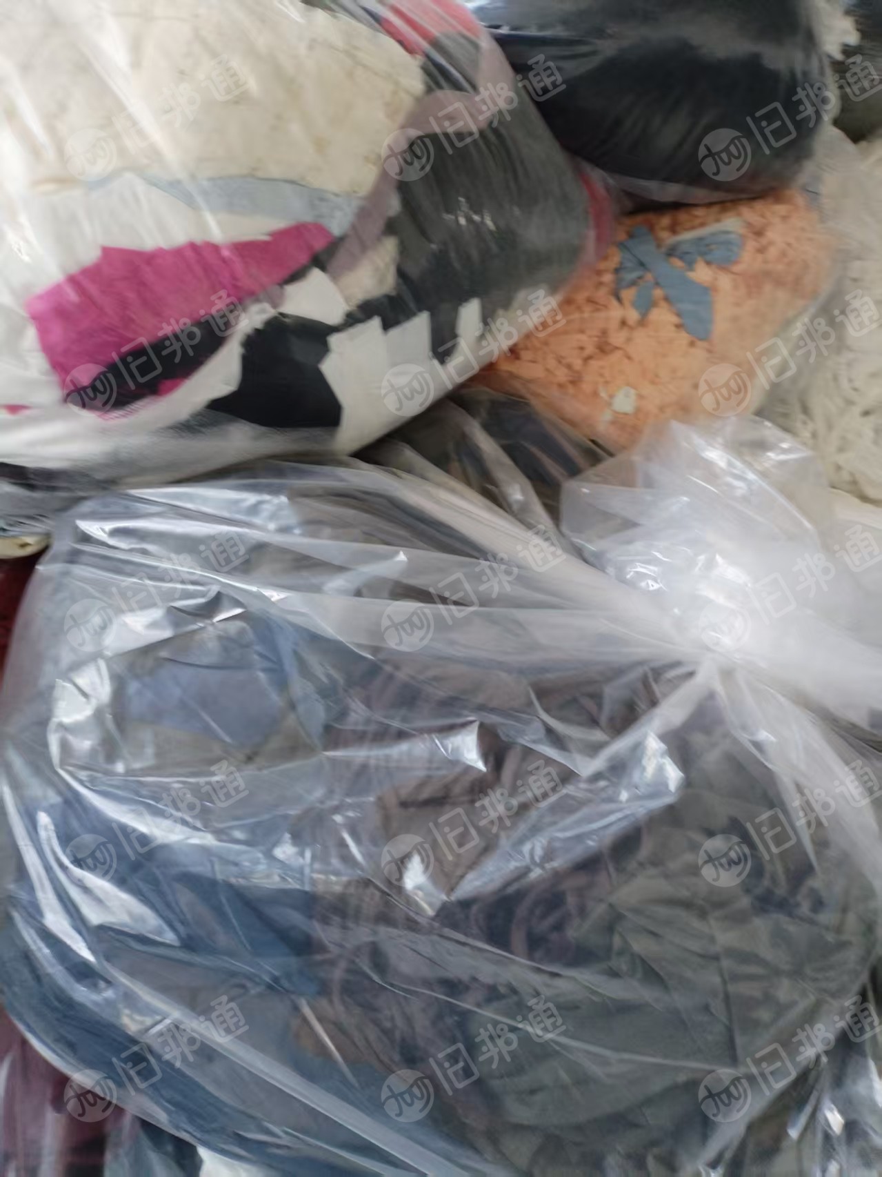 长期出售杂色锦氨废布，造粒用，每个月大几十吨，货在福建福州