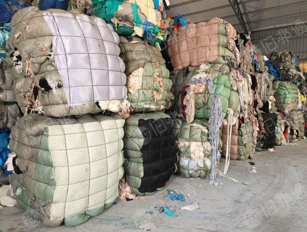 长期出售锦氨废布，75锦纶，25氨纶，现货30吨，厂在福建泉州
