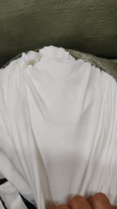 长期出售白色擦机布，有涤棉，也有纯棉，有几十公分到十几米，统货出，现货有六七吨，货在福建泉州