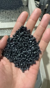 出售各色无纺布颗粒，全漂、半漂沉、纯PP无纺布颗粒，复合都有