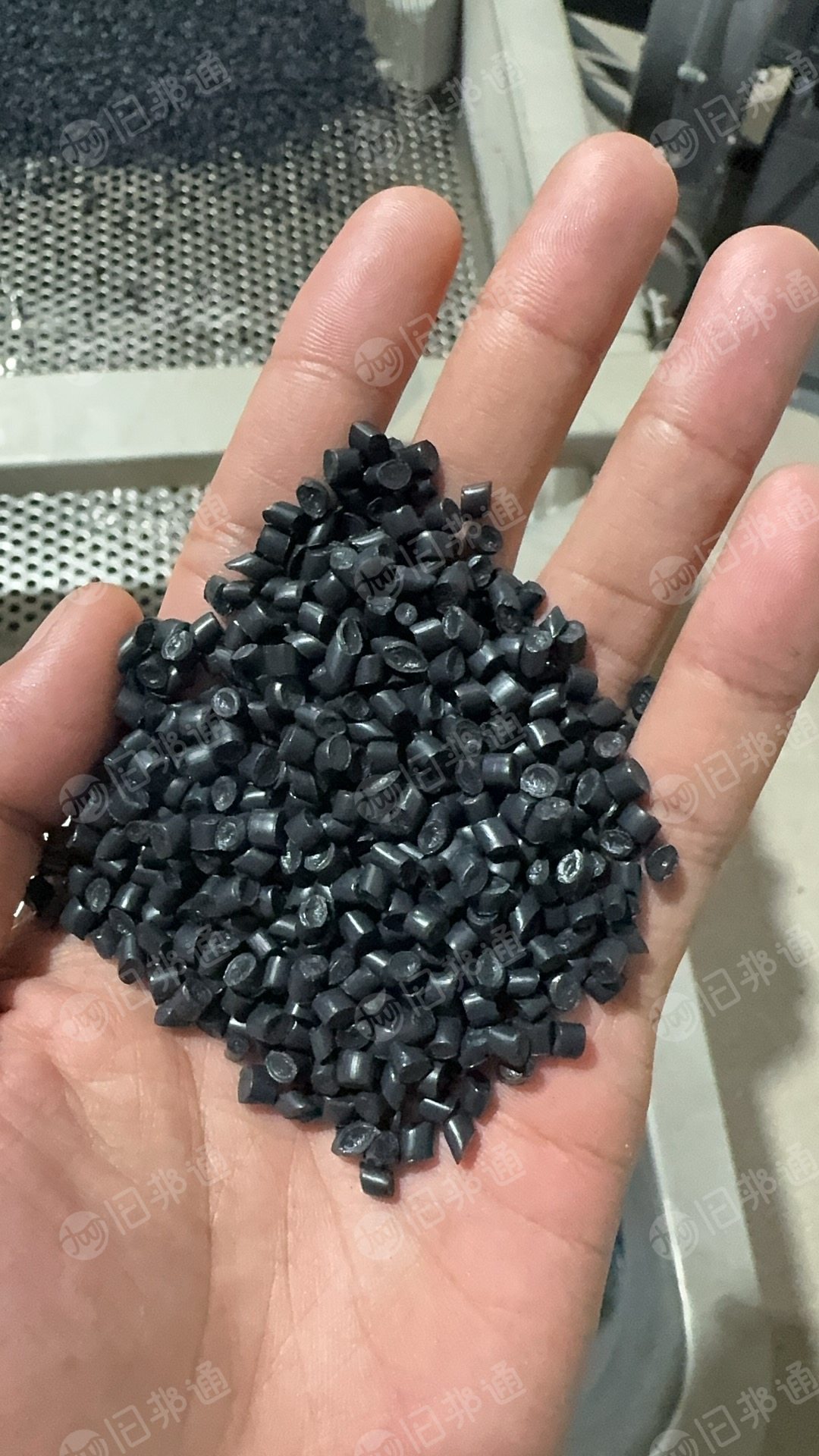 出售各色无纺布颗粒，全漂、半漂沉、纯PP无纺布颗粒，复合都有