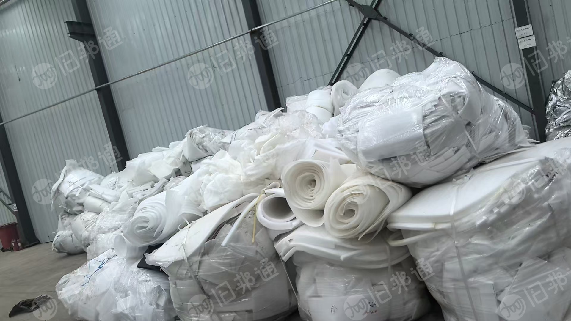 出售珍珠棉废料，有覆膜也有不覆膜，现货9.6一车