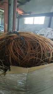 出售尼龙废塑料，尼龙管毛料，现货10吨左右