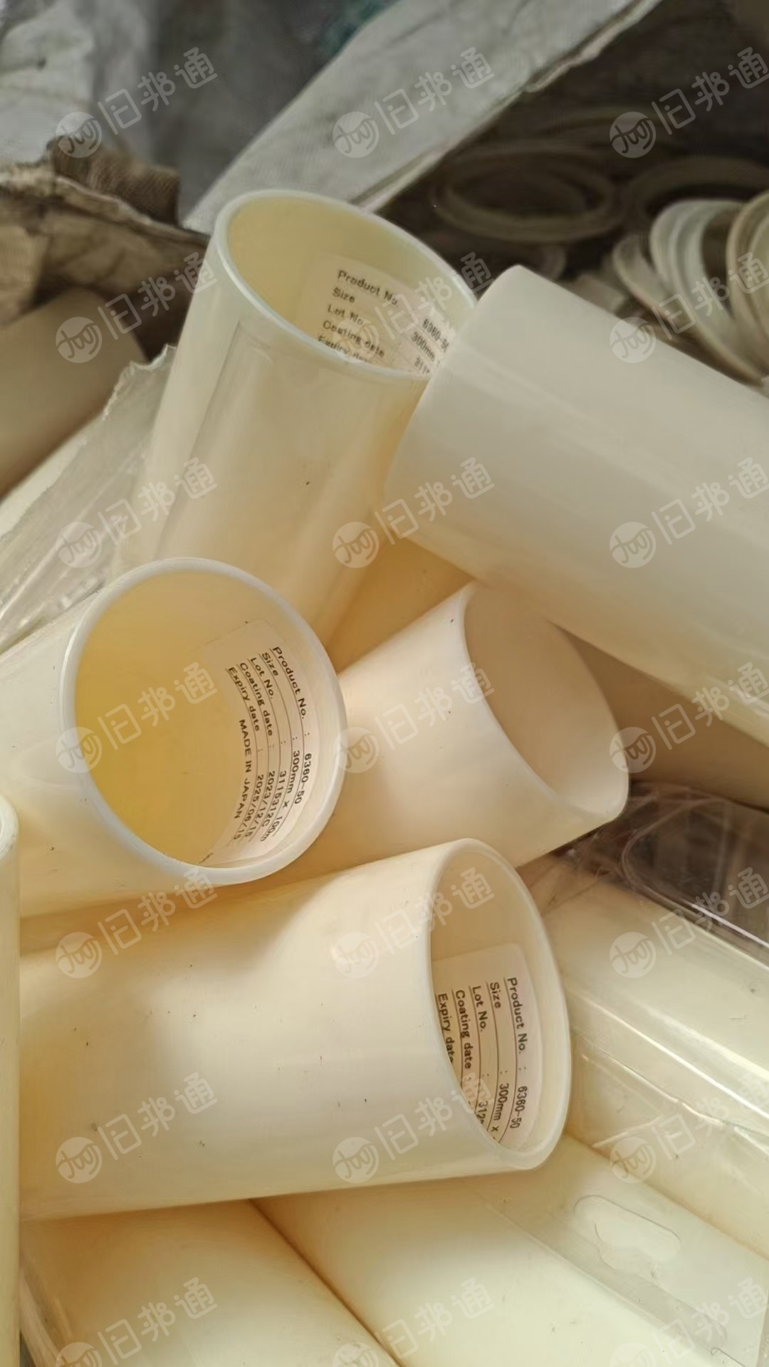 出售本色abs管芯破碎料，现货10吨左右，可以直接上机的
