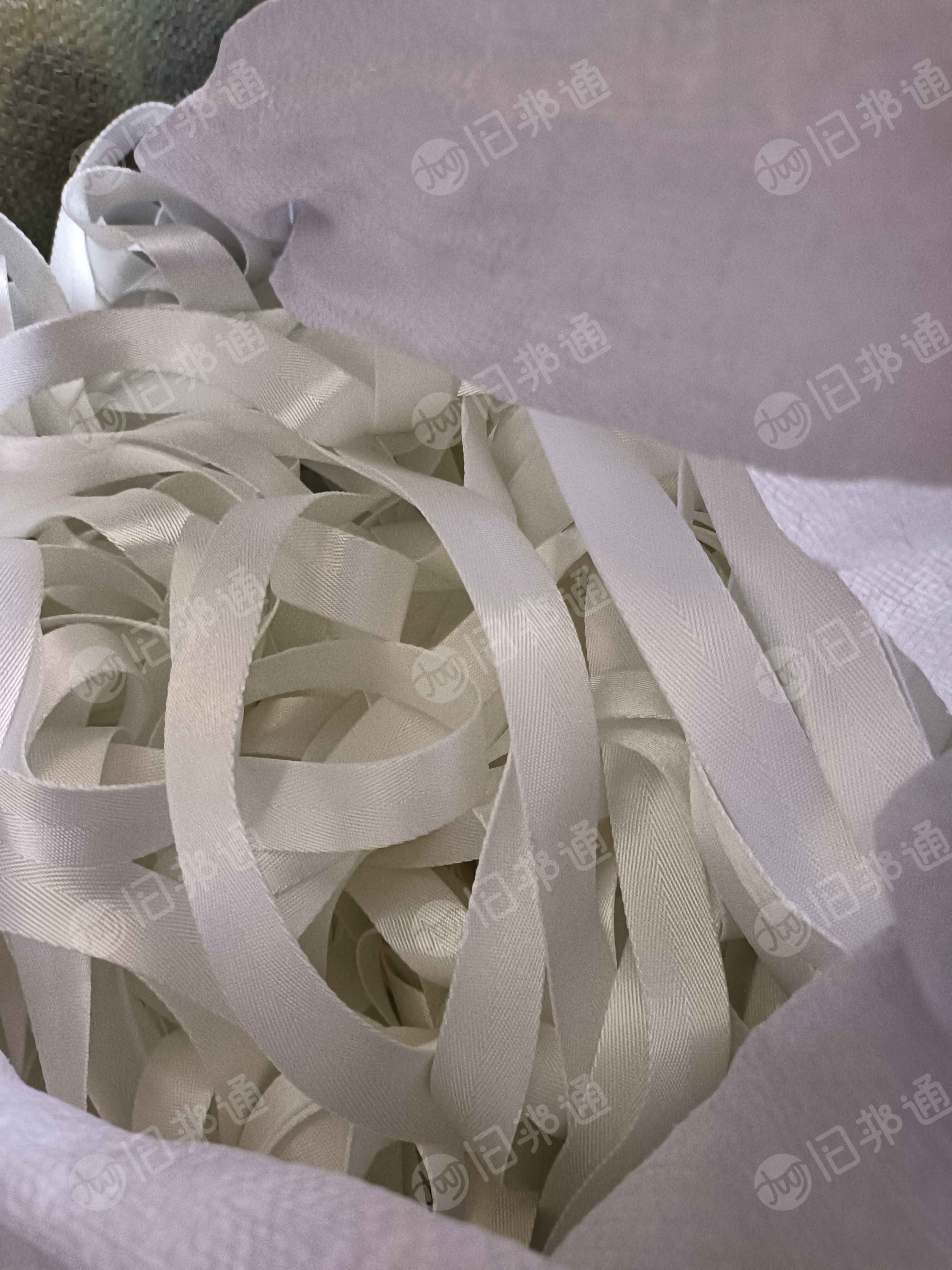 长期出售纺织厂尼龙织带涤纶织带,废品废料尾货,废纱线