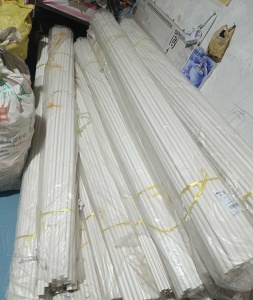 出售全新PVC小管毛料，长度2.05米，1200根左右