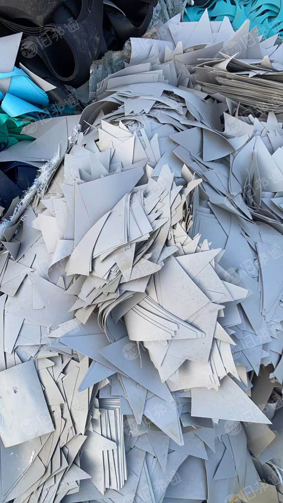 大量出售冲浪板上的PVC拉丝料