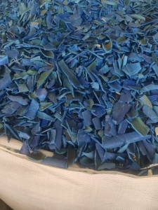 长期出售分色硬质PVC红蓝管破碎料