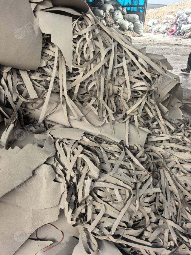 长期出售C级纱管纸边角料废纸