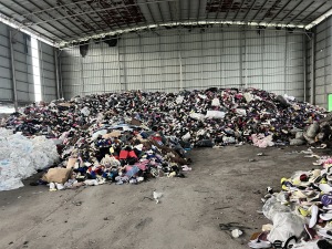 出售eva鞋底料，鸡爪料，月供200吨