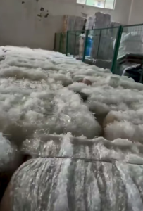 求购PET复合PE膜废料，带胶也可用