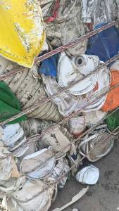 求购涂料桶压块，涂料桶毛料，月需200多吨