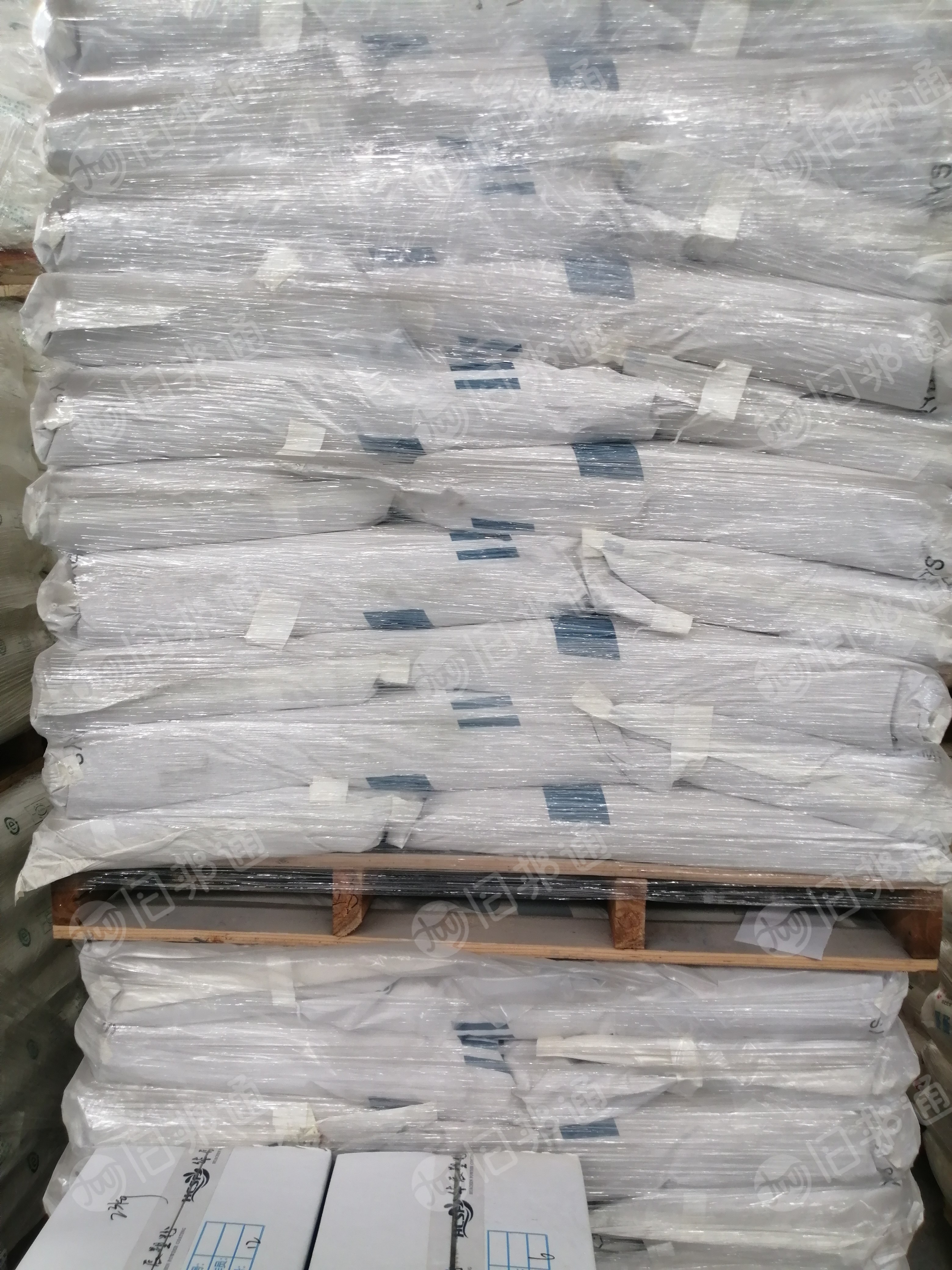 厂家出售装原料下来的纸塑袋废料,编织袋废料,长期有货