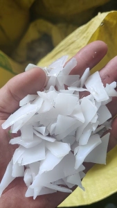 出售蓝桶破碎料，吨桶破碎料，长期有货