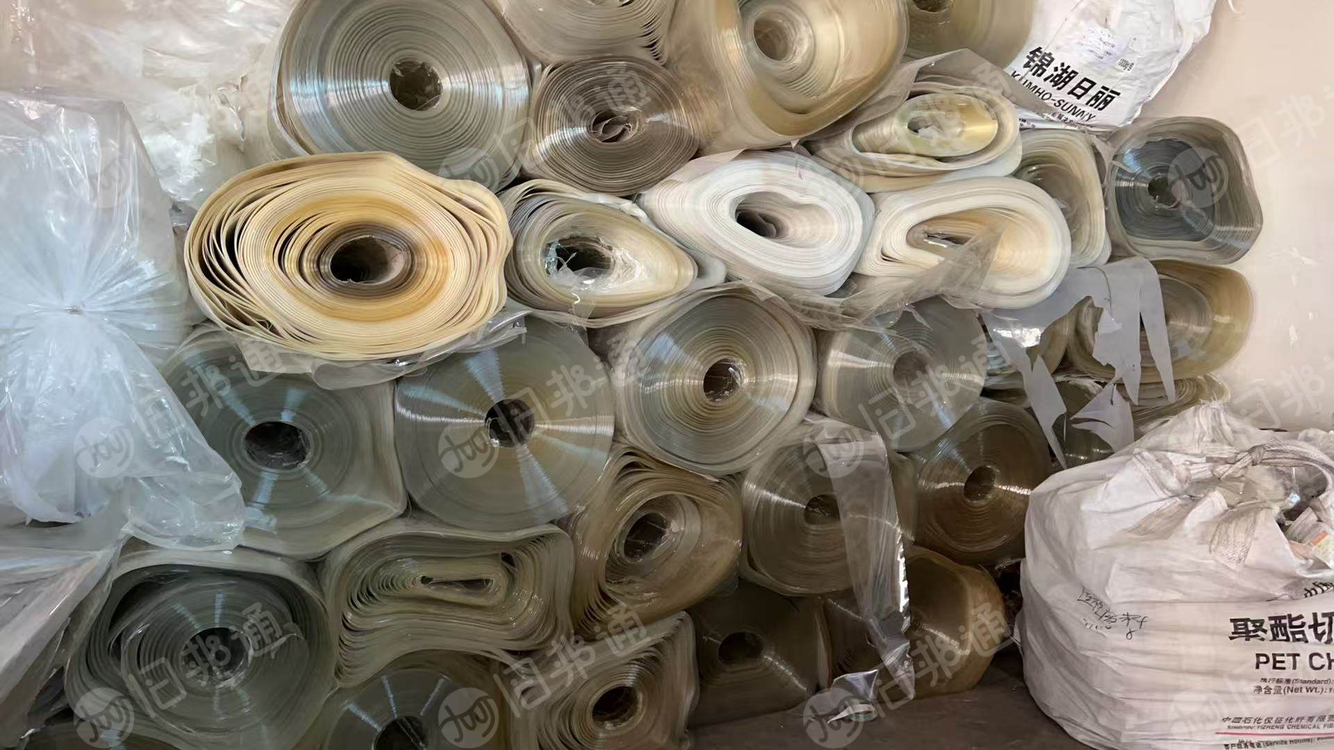 出售白色PET复合PMMA卷膜,无纸管;白色PET/PMMA膜破碎料,机头料,月供100吨