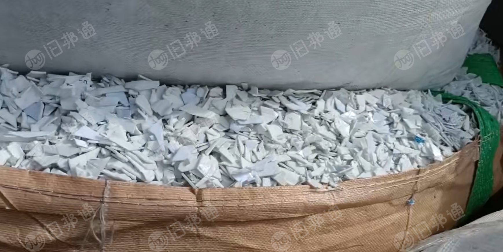 出售PP无字桶破碎料,涂料桶破碎料