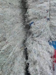 长期出售水粉编织袋破碎料，月供150吨左右