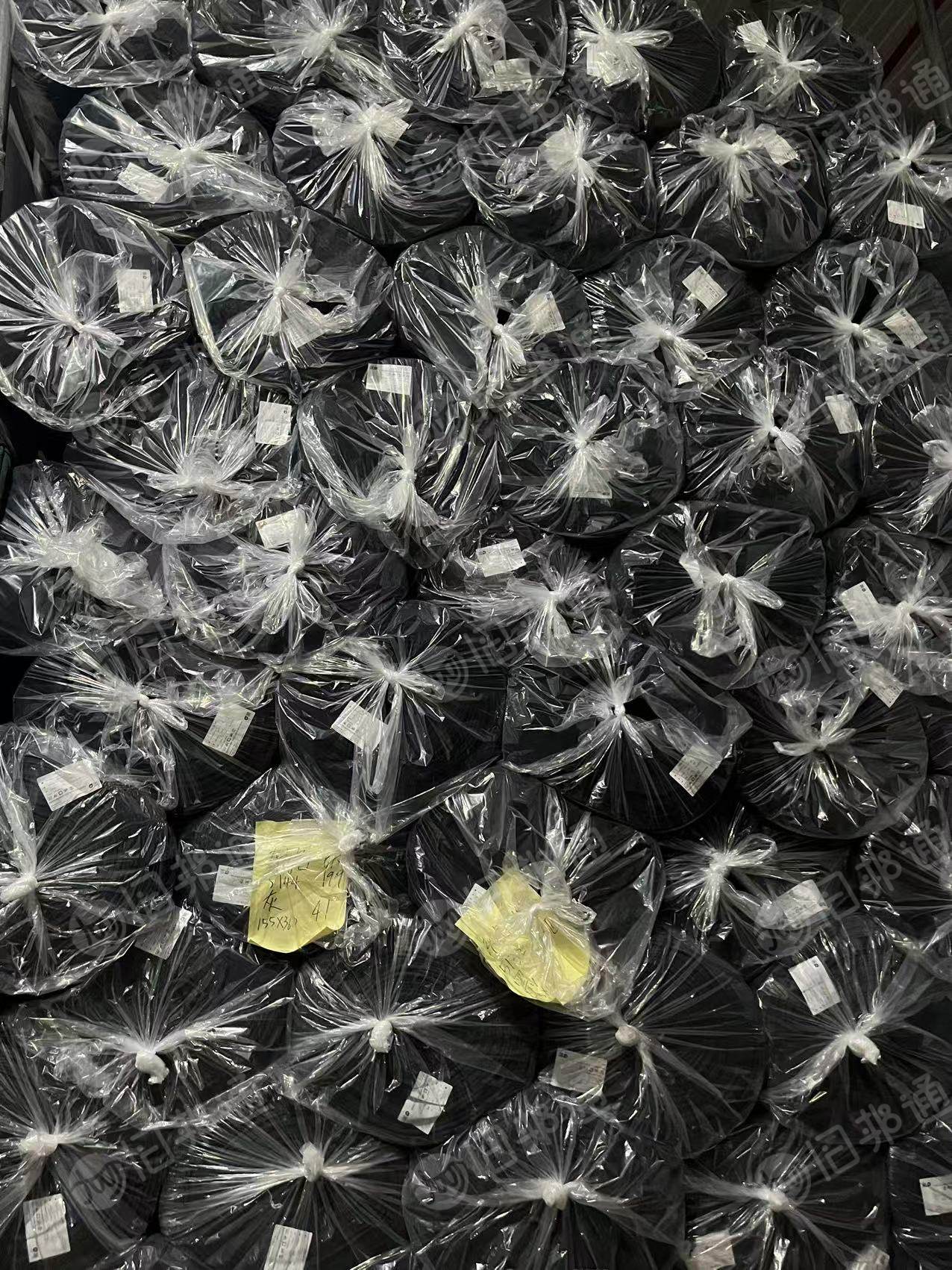 长期出售库存布，摇粒绒库存布现货7-8吨，宽幅155，360克，双刷单面摇粒绒，货在浙江绍兴