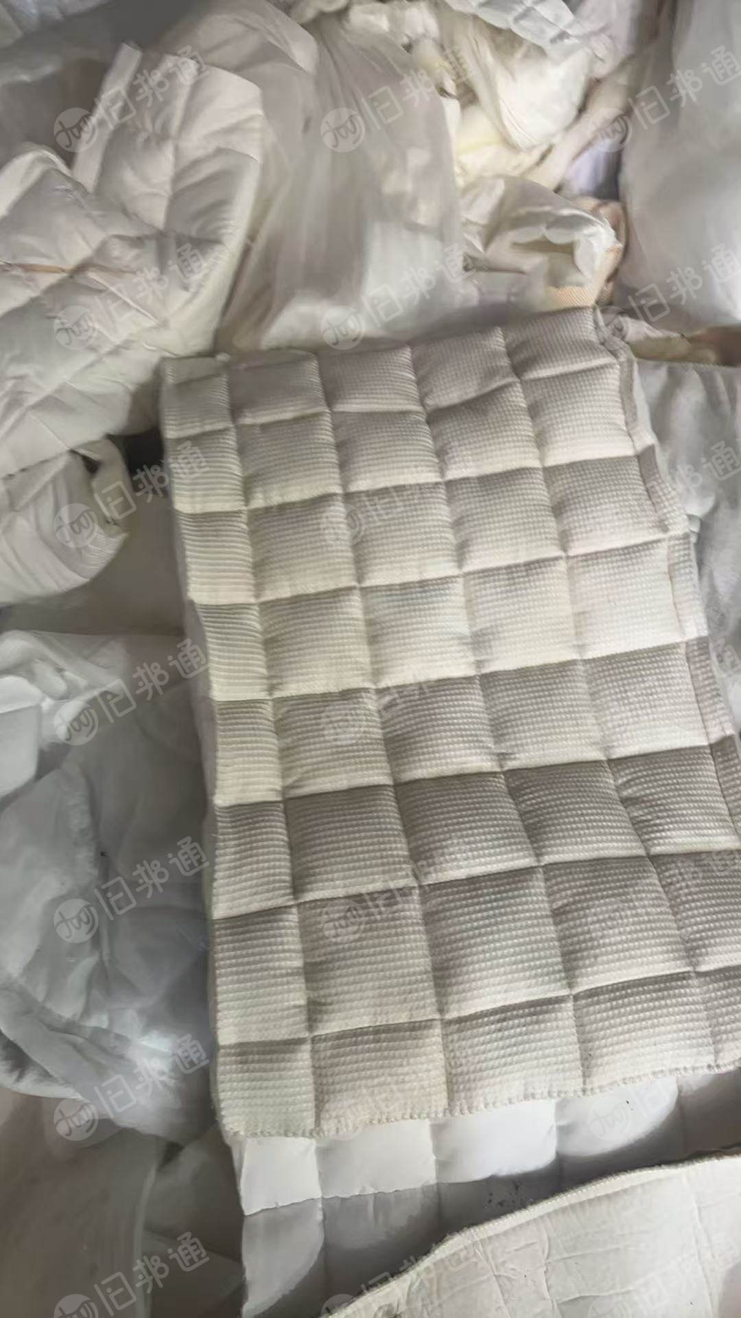 长期出售床垫边角料，夹棉的材质不清楚，货在浙江嘉兴