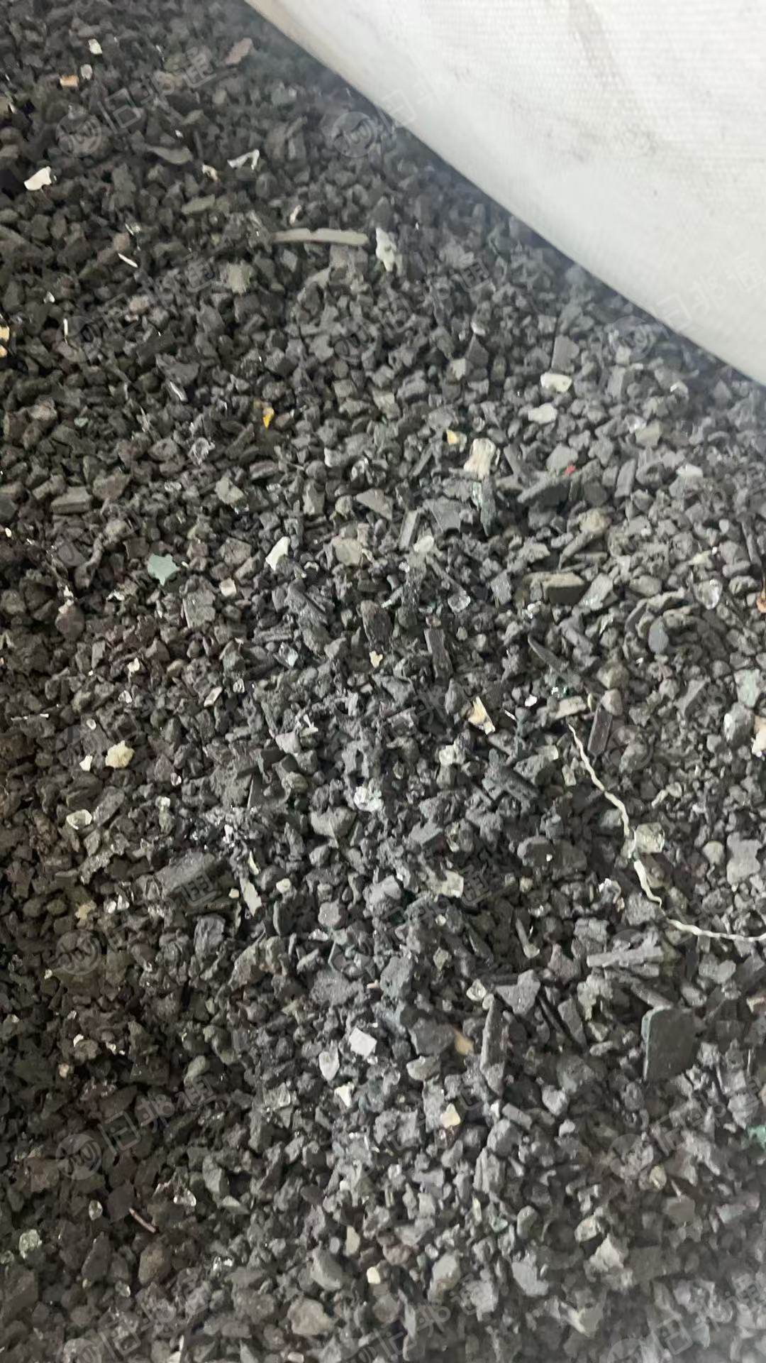 长期出售中空玻璃上的胶条破碎料