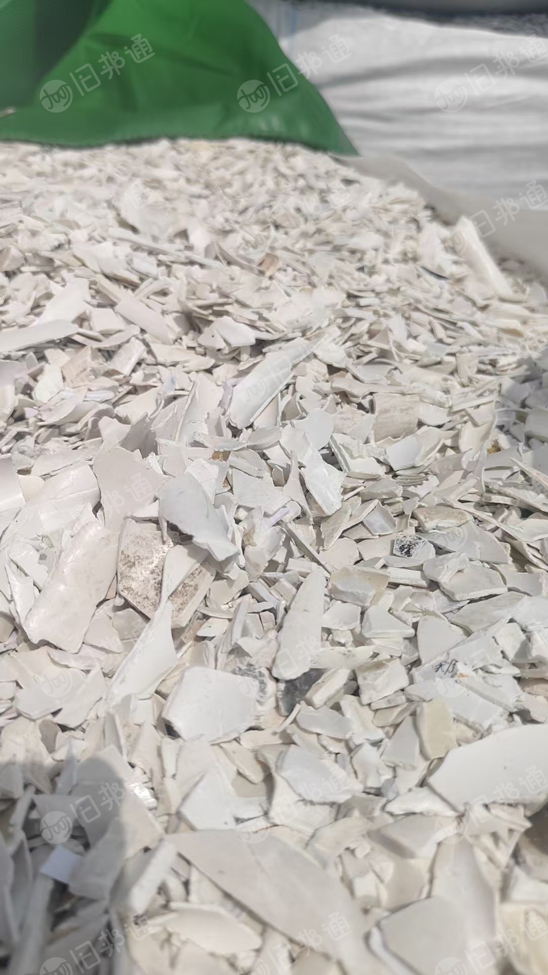 长期出售PVC大小管破碎料