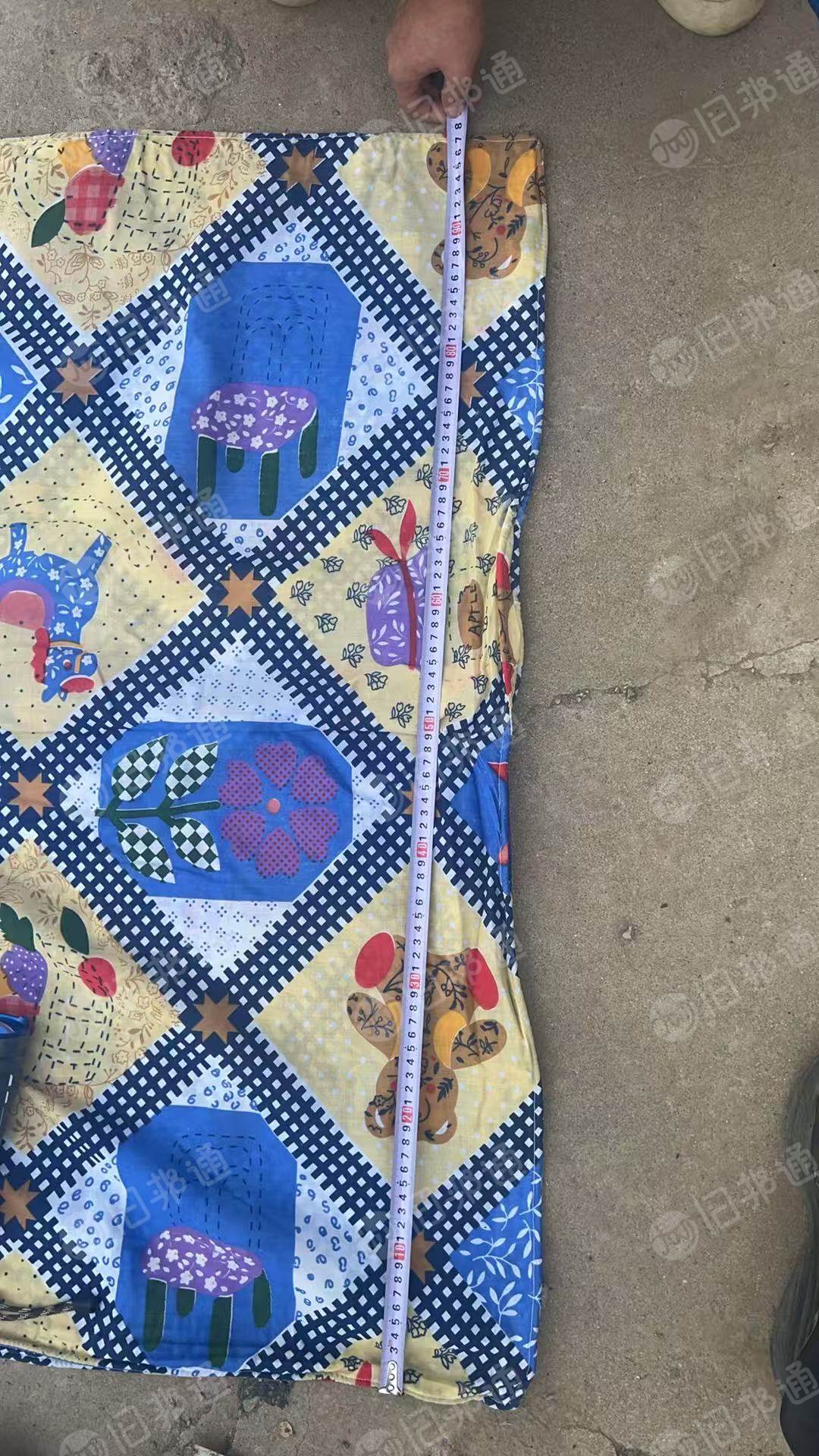 出售工厂倒闭抵债用的库存床单被套，花色的，现货两三吨