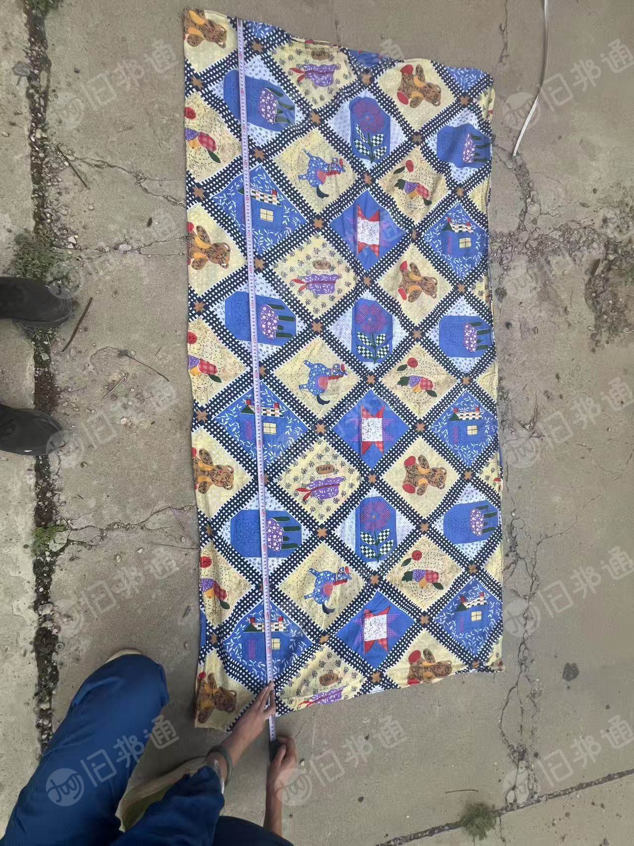 出售工厂倒闭抵债用的库存床单被套，花色的，现货两三吨