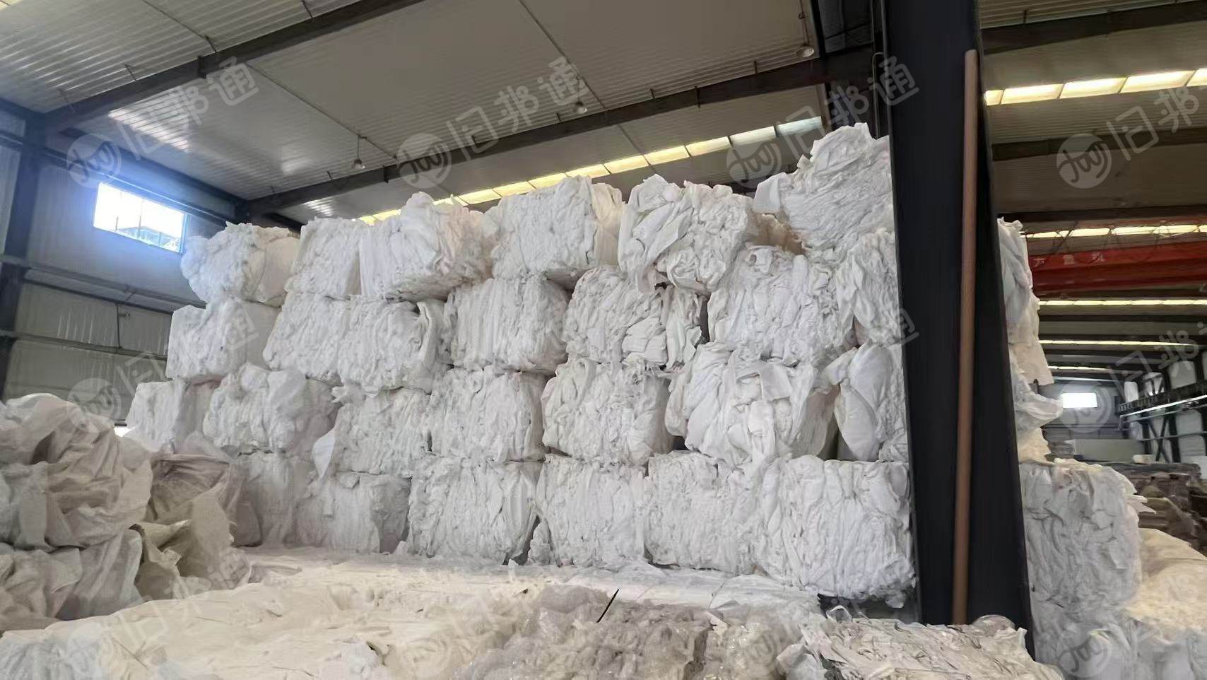 出售PP木浆无纺布，PP无纺布，只能开花，现货有17.5米一车，货在河南周口