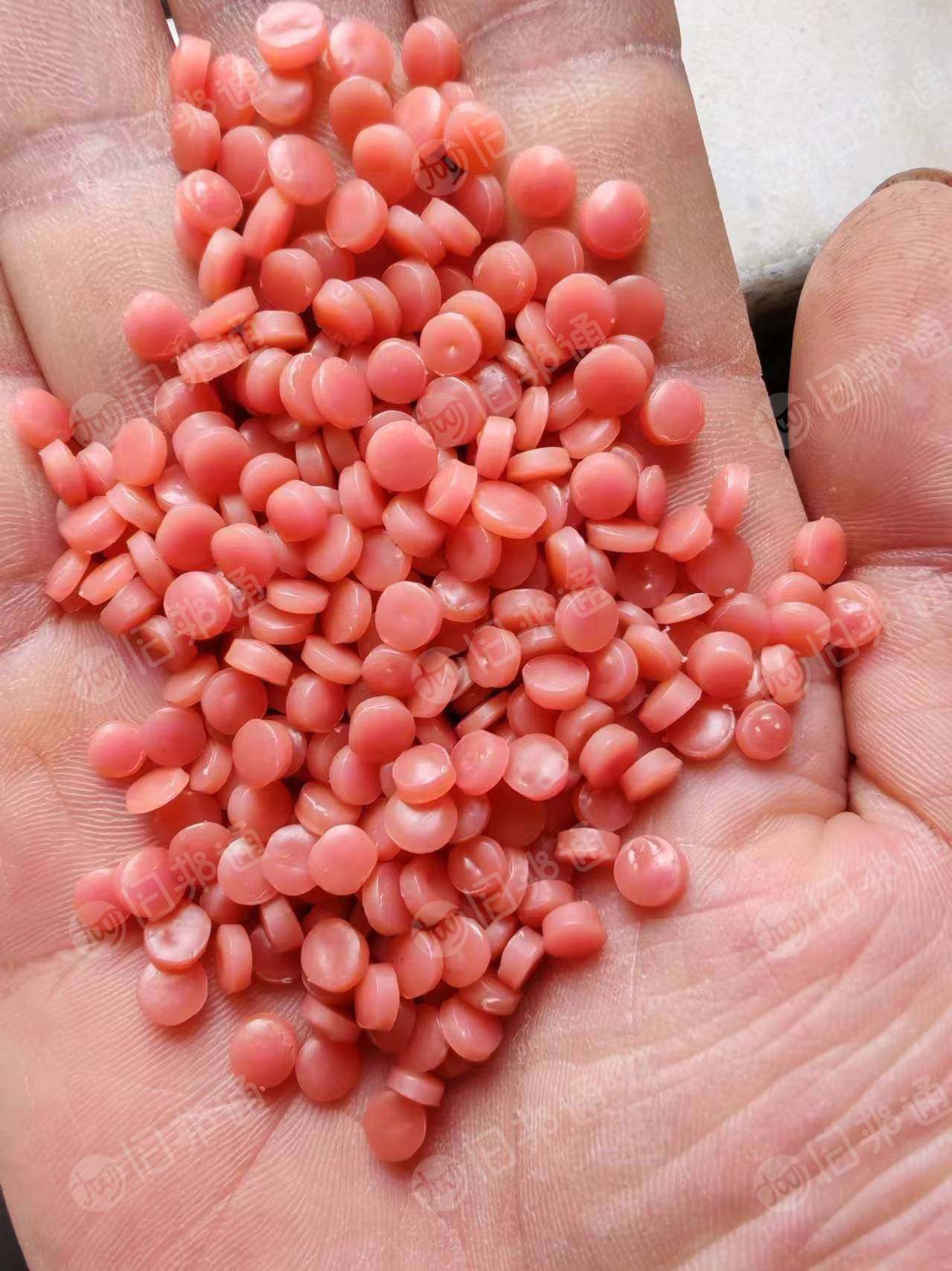出售红色HDPE颗粒，低压颗粒，过120目，适合做吹膜，水马，路锥等红色吹塑产品