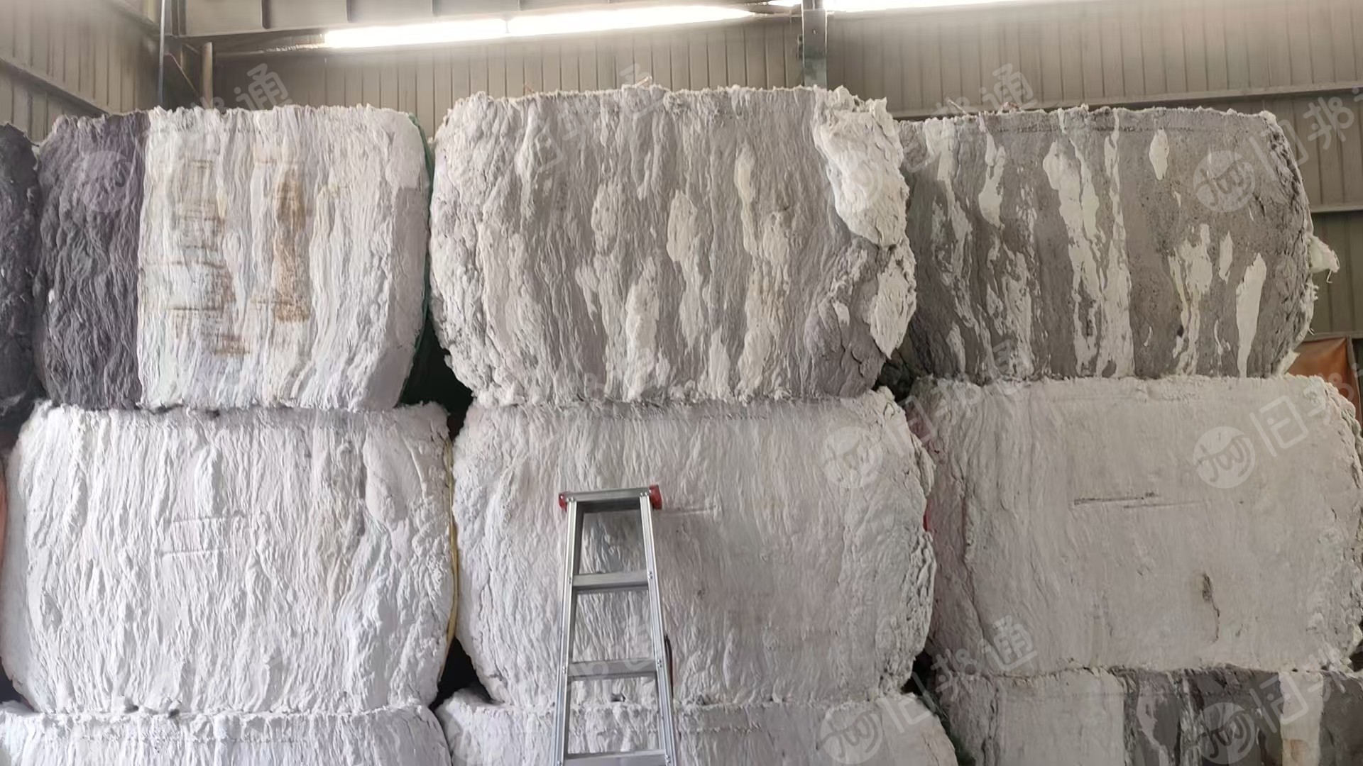 出售PVC毛毛料，pvc革吹出来的毛毛料，现货30吨