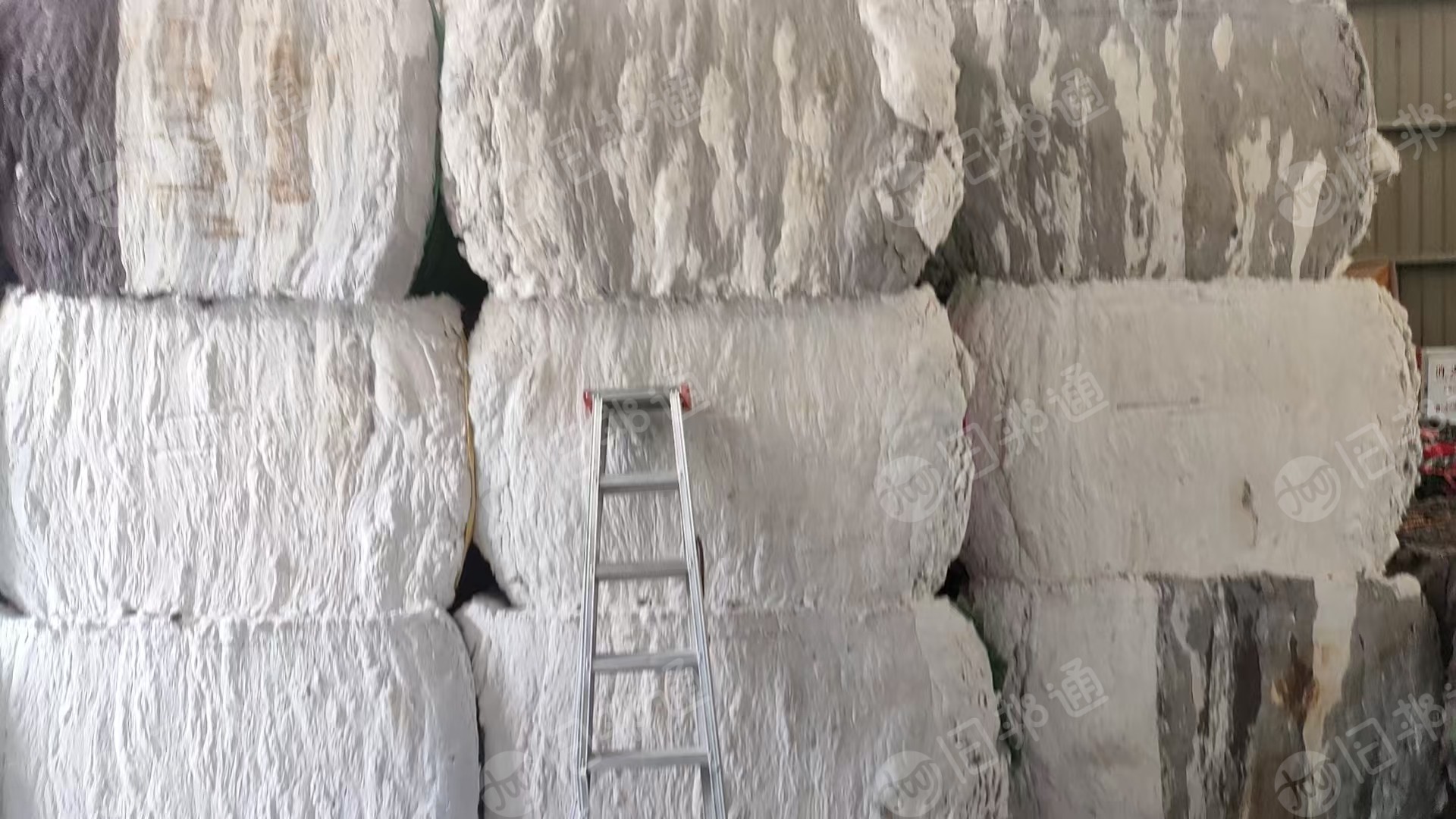 出售PVC毛毛料,pvc革吹出来的毛毛料,现货30吨