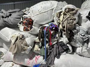 出售杂色涤棉废布,涤棉布块,货在江苏连云港