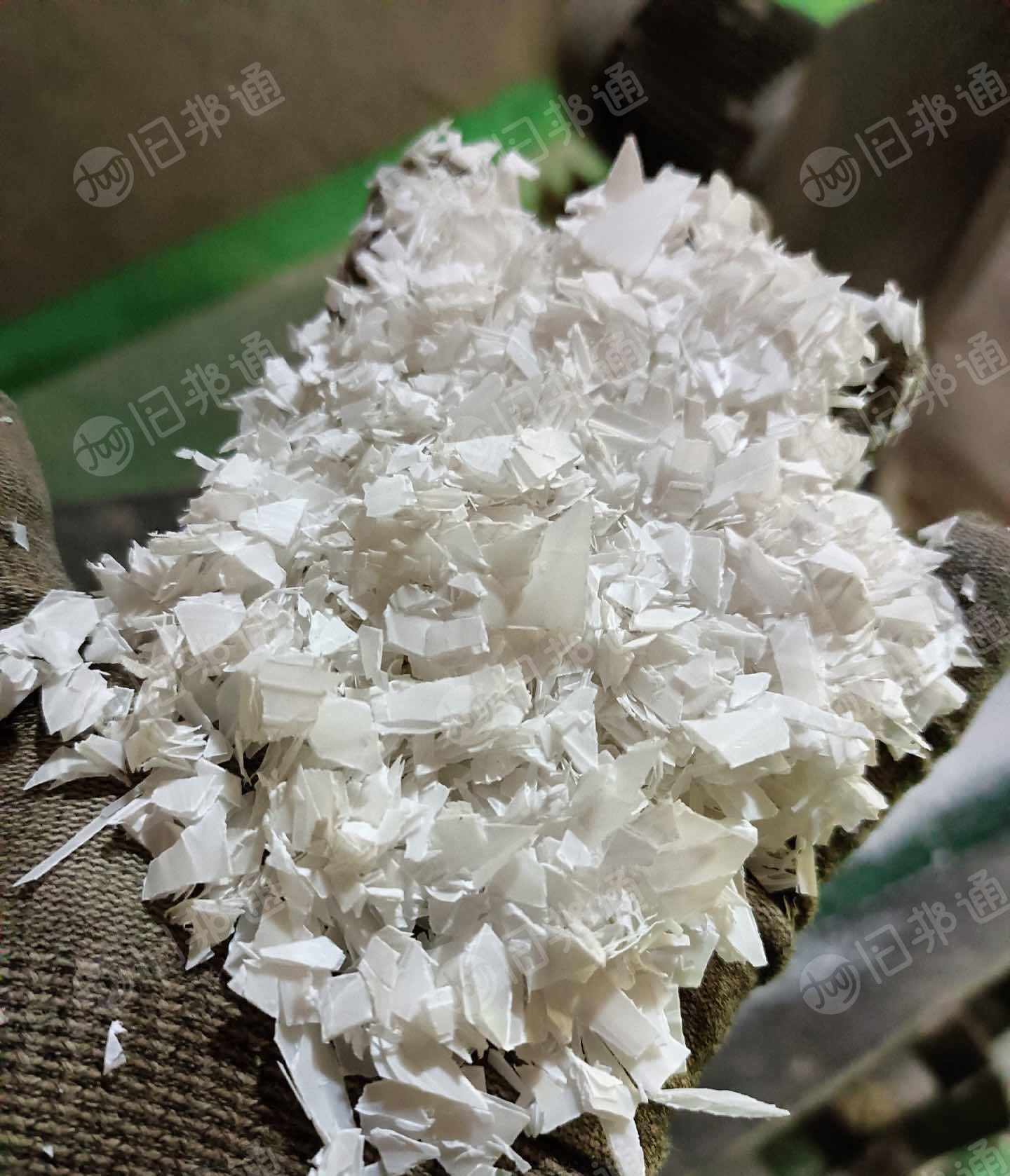 出售干粉白色PP空心板破碎料，飘沉一体，现货七八吨，长期有货