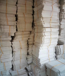 出售干粉白色PP空心板破碎料，飘沉一体，现货七八吨，长期有货