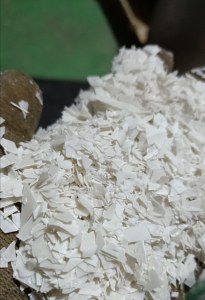 出售白色干粉PP吸塑片破碎料，月供二十来吨