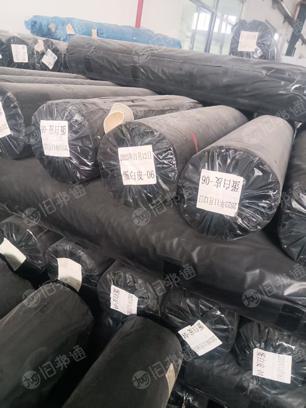 长期出售库存PVC皮革,幅宽1.4-1.6米,克重500g左右,一等品20吨,二等品有很多